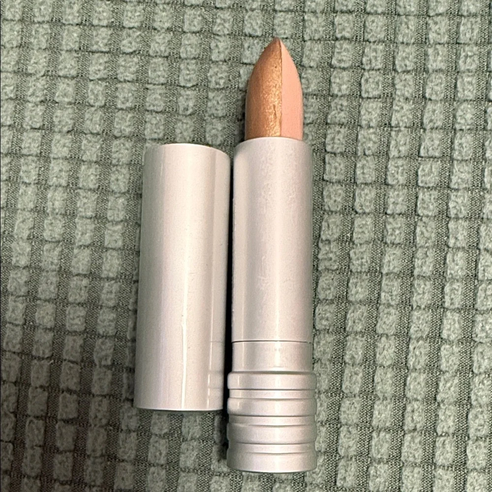 Elegant Cream Sugar Shine Lipstick